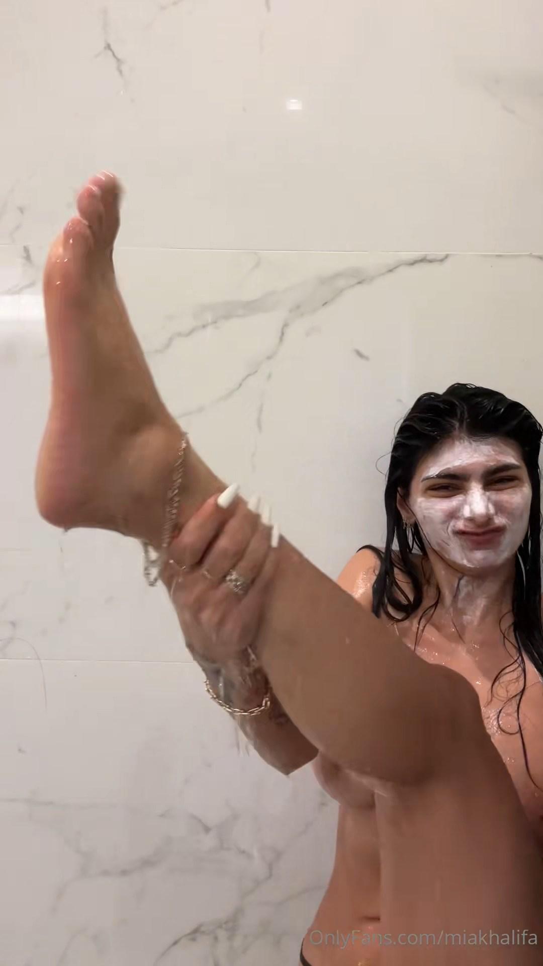 Mia Khalifa Nude Shower Shaving OnlyFans Video Leaked Influencers